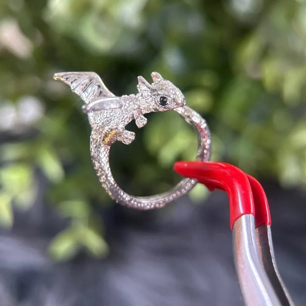 Silver Baby Dragon Black Eyes Ring‎